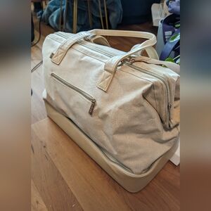 BEIS Weekender Bag in Color Beige